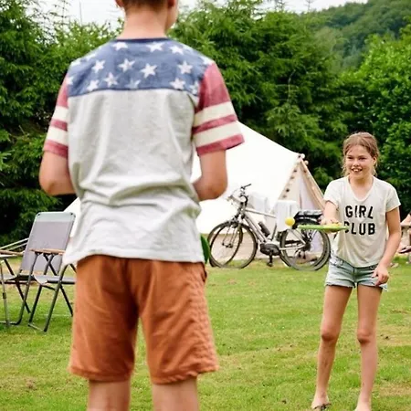 אוהל מפואר Tipi Tent In Het Hart Van De Ardennen